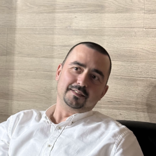 George Lisandru" class="blog-image